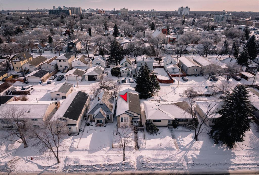 247 Collegiate, 4 Bedrooms Bedrooms, 9 Rooms Rooms,2 BathroomsBathrooms,Residential,For Sale,Collegiate