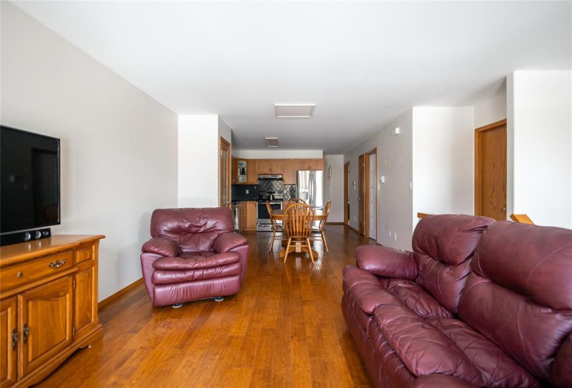 247 Collegiate, 4 Bedrooms Bedrooms, 9 Rooms Rooms,2 BathroomsBathrooms,Residential,For Sale,Collegiate