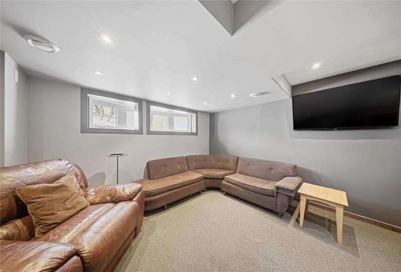 26 Alex Taylor, 3 Bedrooms Bedrooms, 10 Rooms Rooms,1 BathroomBathrooms,Residential,For Sale,Alex Taylor