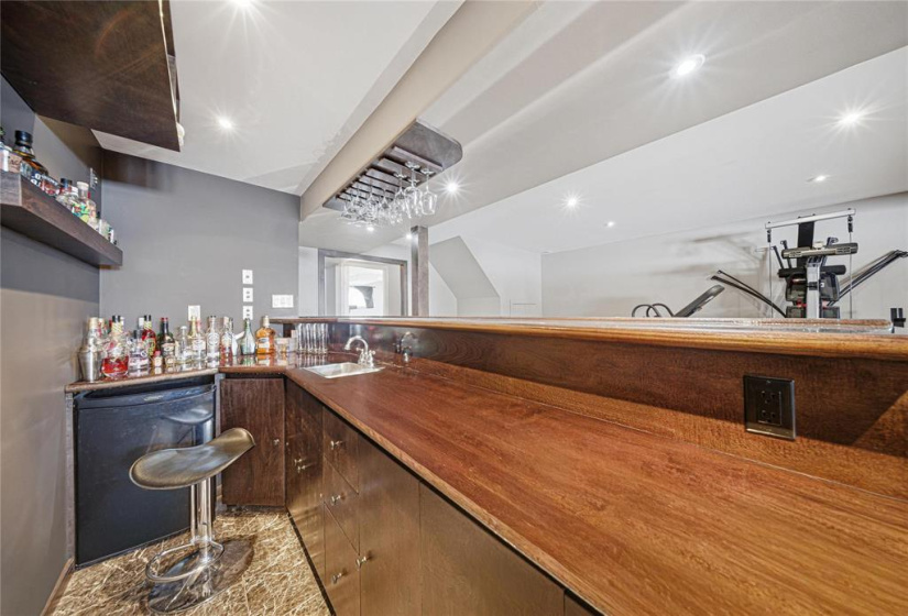 26 Alex Taylor, 3 Bedrooms Bedrooms, 10 Rooms Rooms,1 BathroomBathrooms,Residential,For Sale,Alex Taylor