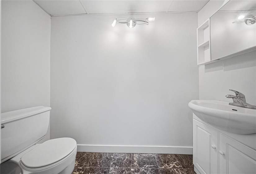 26 Alex Taylor, 3 Bedrooms Bedrooms, 10 Rooms Rooms,1 BathroomBathrooms,Residential,For Sale,Alex Taylor