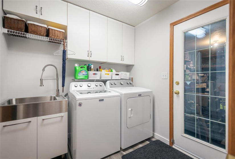 90 High Ridge, 4 Bedrooms Bedrooms, 14 Rooms Rooms,3 BathroomsBathrooms,Residential,For Sale,High Ridge