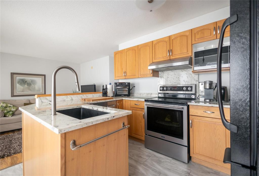 90 High Ridge, 4 Bedrooms Bedrooms, 14 Rooms Rooms,3 BathroomsBathrooms,Residential,For Sale,High Ridge