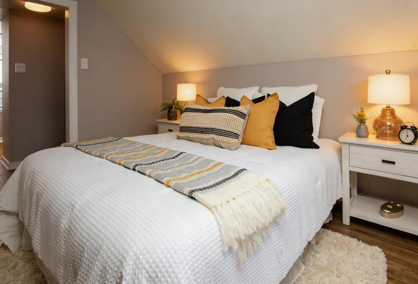 207 Portland, 4 Bedrooms Bedrooms, 8 Rooms Rooms,1 BathroomBathrooms,Residential,For Sale,Portland