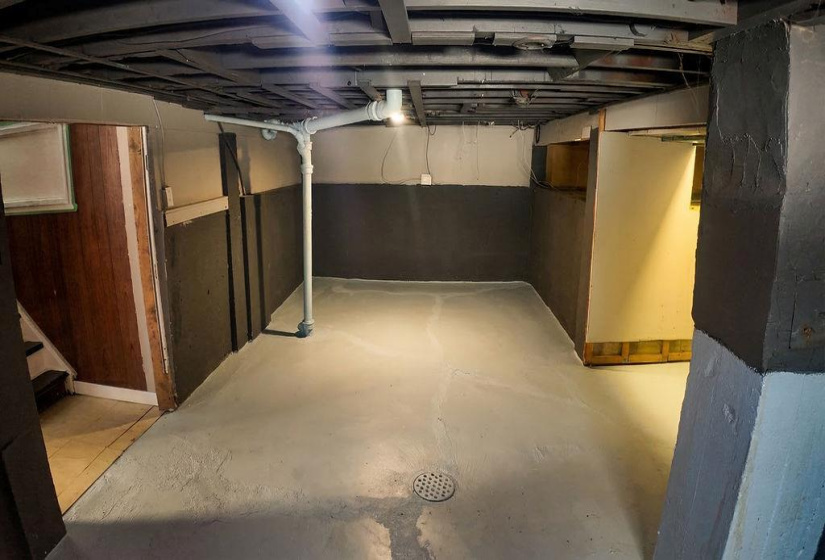 207 Portland, 4 Bedrooms Bedrooms, 8 Rooms Rooms,1 BathroomBathrooms,Residential,For Sale,Portland