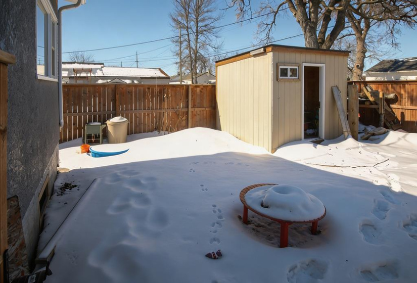 207 Portland, 4 Bedrooms Bedrooms, 8 Rooms Rooms,1 BathroomBathrooms,Residential,For Sale,Portland