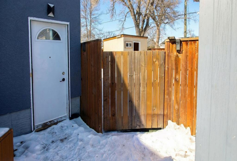 207 Portland, 4 Bedrooms Bedrooms, 8 Rooms Rooms,1 BathroomBathrooms,Residential,For Sale,Portland