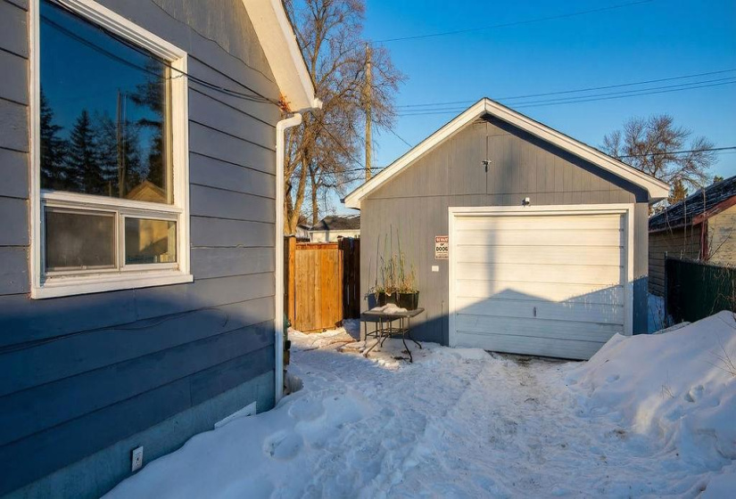 207 Portland, 4 Bedrooms Bedrooms, 8 Rooms Rooms,1 BathroomBathrooms,Residential,For Sale,Portland