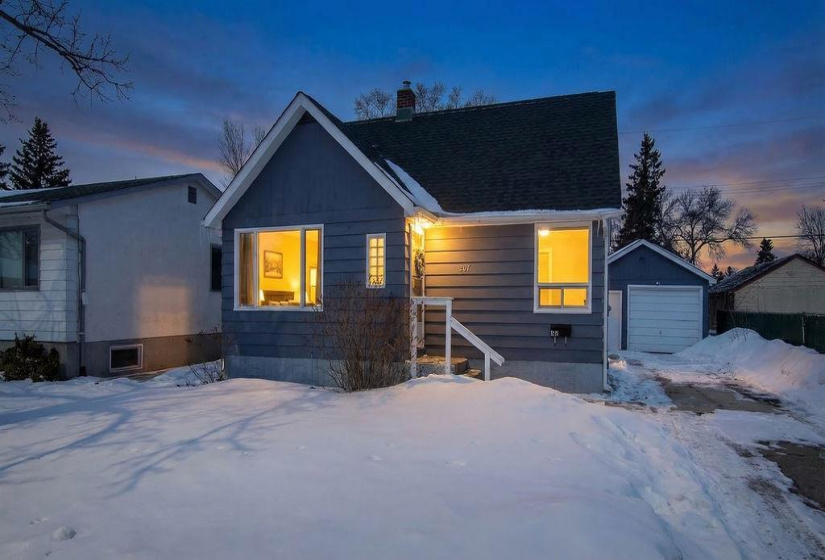 207 Portland, 4 Bedrooms Bedrooms, 8 Rooms Rooms,1 BathroomBathrooms,Residential,For Sale,Portland