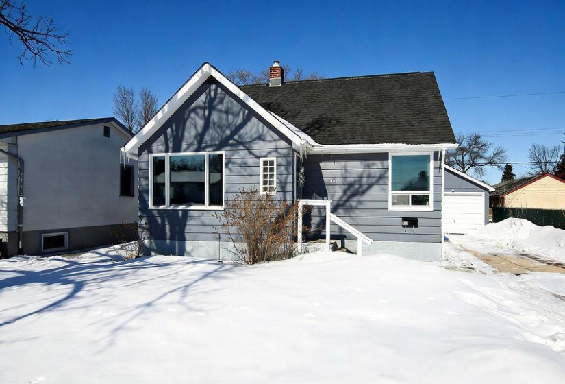 207 Portland, 4 Bedrooms Bedrooms, 8 Rooms Rooms,1 BathroomBathrooms,Residential,For Sale,Portland