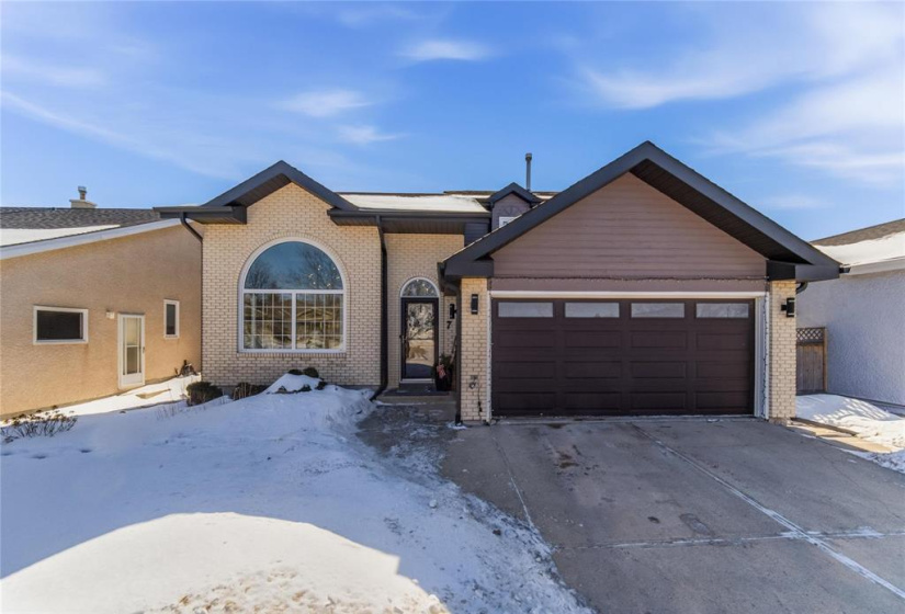 7 Saxon, 4 Bedrooms Bedrooms, 15 Rooms Rooms,3 BathroomsBathrooms,Residential,For Sale,Saxon