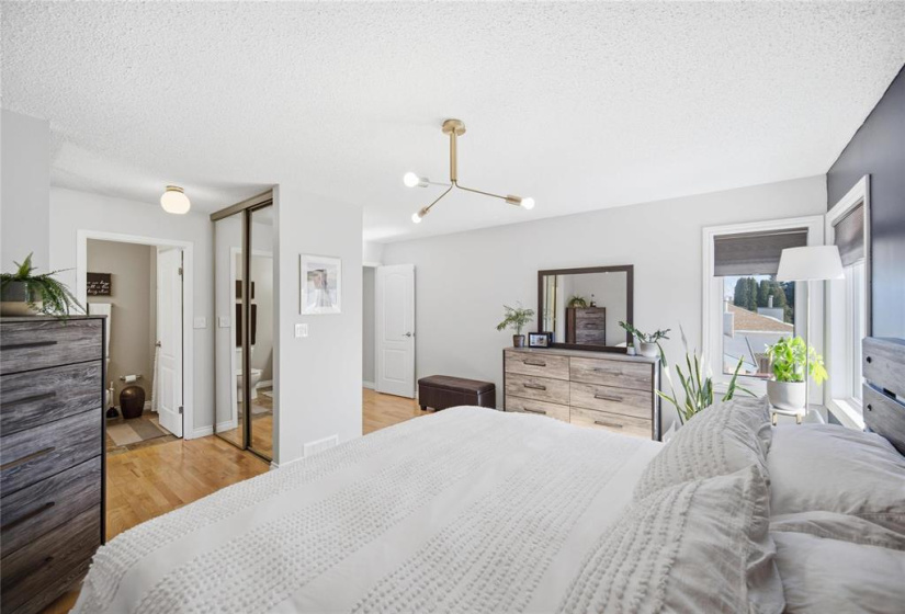 7 Saxon, 4 Bedrooms Bedrooms, 15 Rooms Rooms,3 BathroomsBathrooms,Residential,For Sale,Saxon