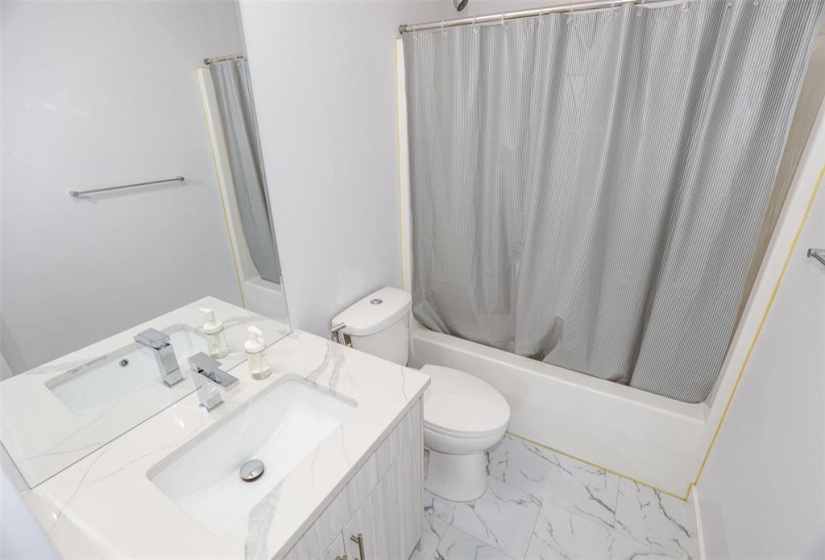 75 Fermor, 4 Bedrooms Bedrooms, 13 Rooms Rooms,3 BathroomsBathrooms,Residential,For Sale,Fermor