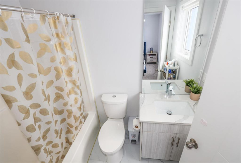 75 Fermor, 4 Bedrooms Bedrooms, 13 Rooms Rooms,3 BathroomsBathrooms,Residential,For Sale,Fermor