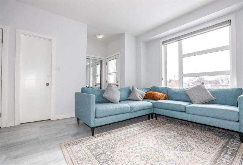 75 Fermor, 4 Bedrooms Bedrooms, 13 Rooms Rooms,3 BathroomsBathrooms,Residential,For Sale,Fermor