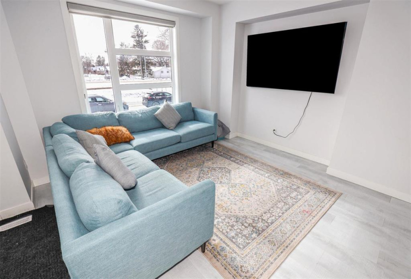 75 Fermor, 4 Bedrooms Bedrooms, 13 Rooms Rooms,3 BathroomsBathrooms,Residential,For Sale,Fermor