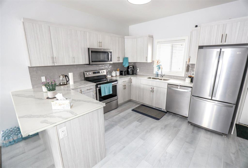 75 Fermor, 4 Bedrooms Bedrooms, 13 Rooms Rooms,3 BathroomsBathrooms,Residential,For Sale,Fermor