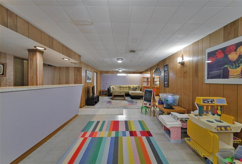 696 Patricia, 4 Bedrooms Bedrooms, 10 Rooms Rooms,2 BathroomsBathrooms,Residential,For Sale,Patricia