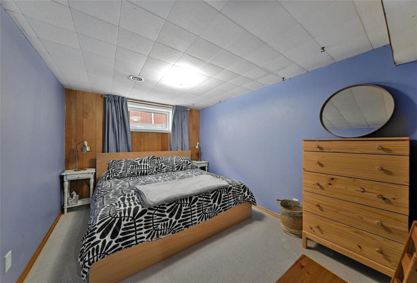 696 Patricia, 4 Bedrooms Bedrooms, 10 Rooms Rooms,2 BathroomsBathrooms,Residential,For Sale,Patricia