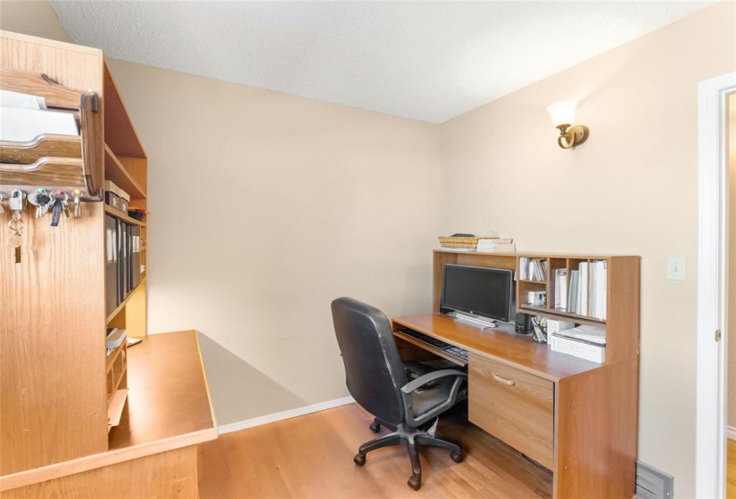 74 Kennington, 4 Bedrooms Bedrooms, 11 Rooms Rooms,2 BathroomsBathrooms,Residential,For Sale,Kennington