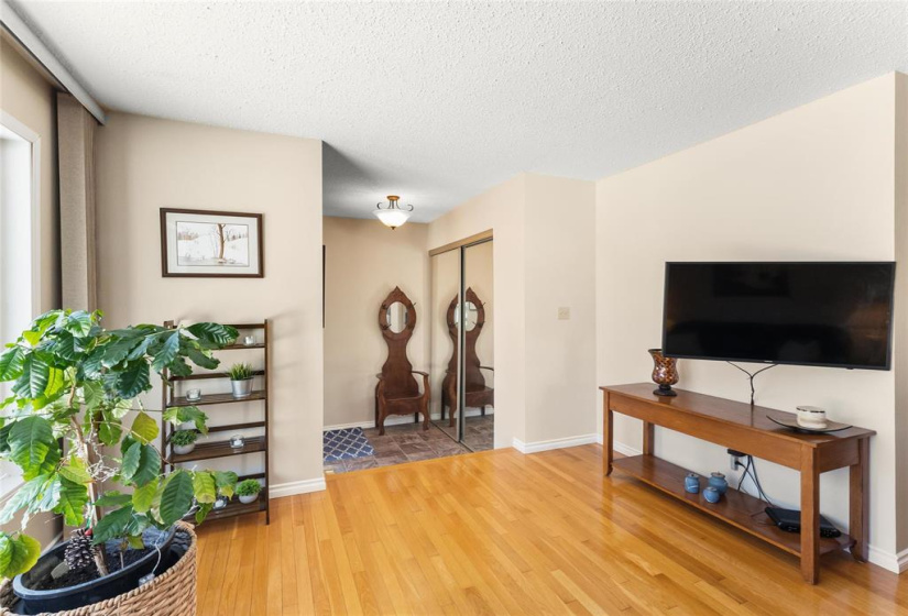 74 Kennington, 4 Bedrooms Bedrooms, 11 Rooms Rooms,2 BathroomsBathrooms,Residential,For Sale,Kennington