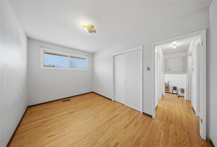 20 Maplehurst, 3 Bedrooms Bedrooms, 11 Rooms Rooms,1 BathroomBathrooms,Residential,For Sale,Maplehurst