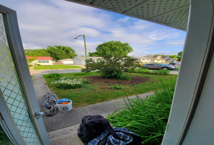 20 Maplehurst, 3 Bedrooms Bedrooms, 11 Rooms Rooms,1 BathroomBathrooms,Residential,For Sale,Maplehurst