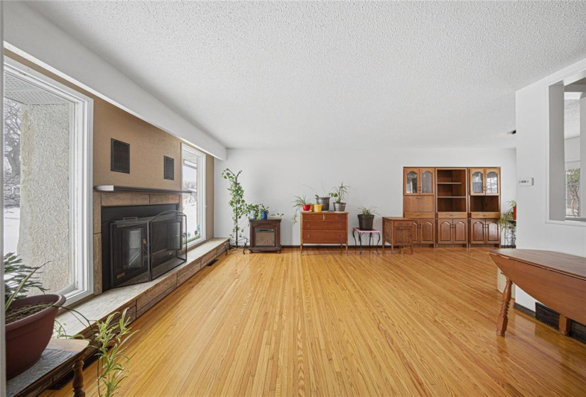 20 Maplehurst, 3 Bedrooms Bedrooms, 11 Rooms Rooms,1 BathroomBathrooms,Residential,For Sale,Maplehurst