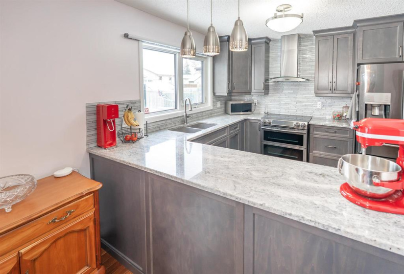 126 Woodview, 3 Bedrooms Bedrooms, 16 Rooms Rooms,2 BathroomsBathrooms,Residential,For Sale,Woodview