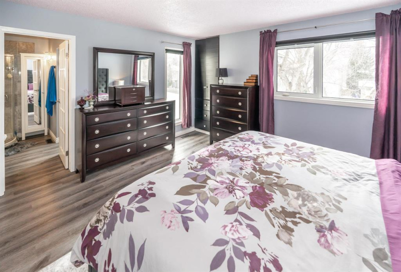 126 Woodview, 3 Bedrooms Bedrooms, 16 Rooms Rooms,2 BathroomsBathrooms,Residential,For Sale,Woodview