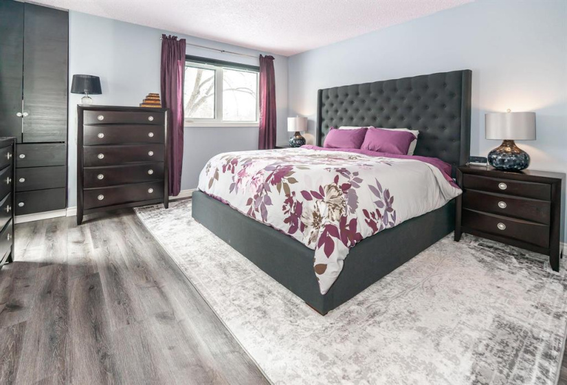 126 Woodview, 3 Bedrooms Bedrooms, 16 Rooms Rooms,2 BathroomsBathrooms,Residential,For Sale,Woodview