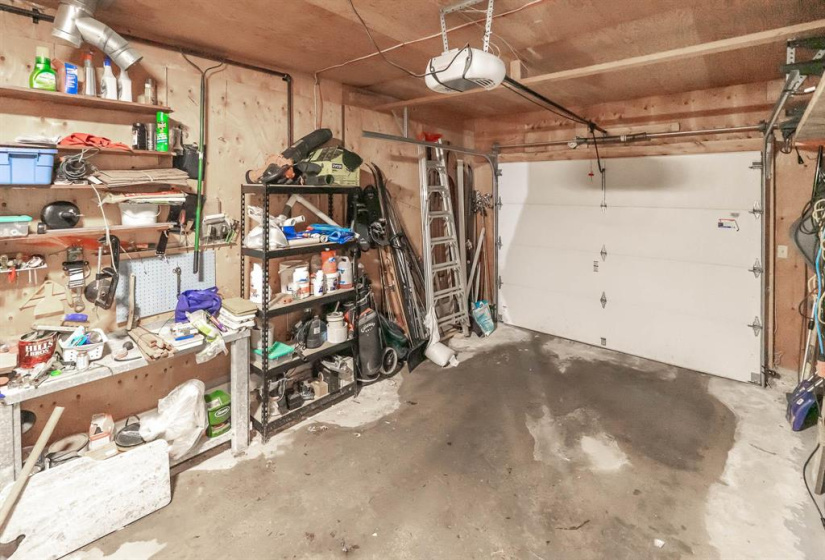 126 Woodview, 3 Bedrooms Bedrooms, 16 Rooms Rooms,2 BathroomsBathrooms,Residential,For Sale,Woodview