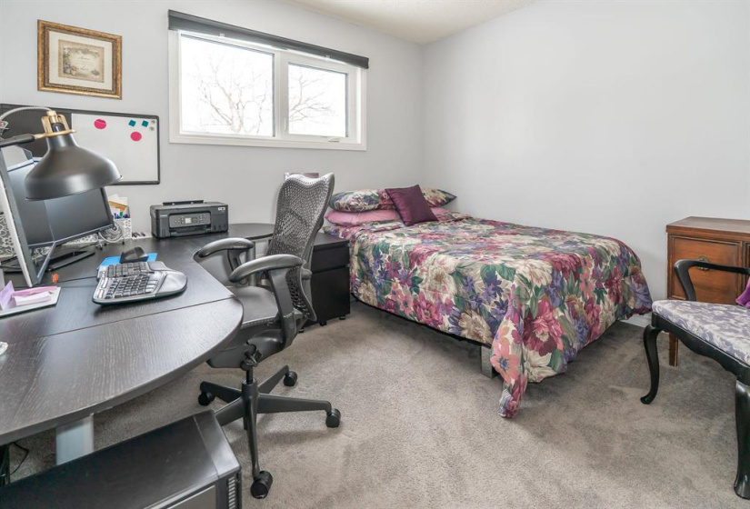 126 Woodview, 3 Bedrooms Bedrooms, 16 Rooms Rooms,2 BathroomsBathrooms,Residential,For Sale,Woodview