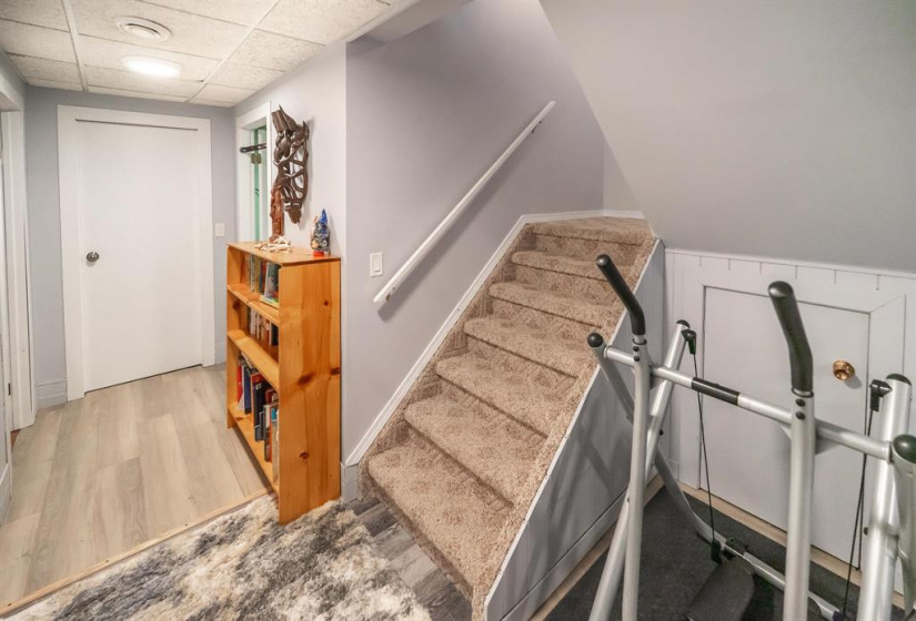 126 Woodview, 3 Bedrooms Bedrooms, 16 Rooms Rooms,2 BathroomsBathrooms,Residential,For Sale,Woodview