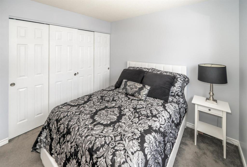 126 Woodview, 3 Bedrooms Bedrooms, 16 Rooms Rooms,2 BathroomsBathrooms,Residential,For Sale,Woodview