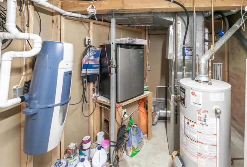 126 Woodview, 3 Bedrooms Bedrooms, 16 Rooms Rooms,2 BathroomsBathrooms,Residential,For Sale,Woodview