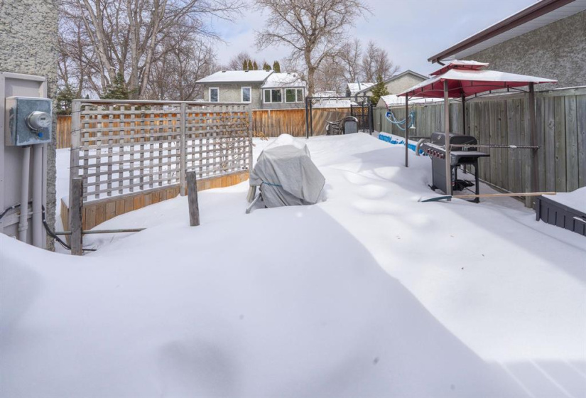 126 Woodview, 3 Bedrooms Bedrooms, 16 Rooms Rooms,2 BathroomsBathrooms,Residential,For Sale,Woodview