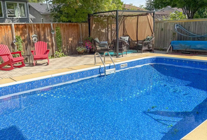 126 Woodview, 3 Bedrooms Bedrooms, 16 Rooms Rooms,2 BathroomsBathrooms,Residential,For Sale,Woodview