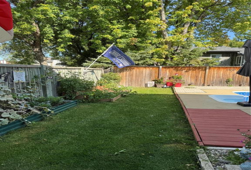 126 Woodview, 3 Bedrooms Bedrooms, 16 Rooms Rooms,2 BathroomsBathrooms,Residential,For Sale,Woodview