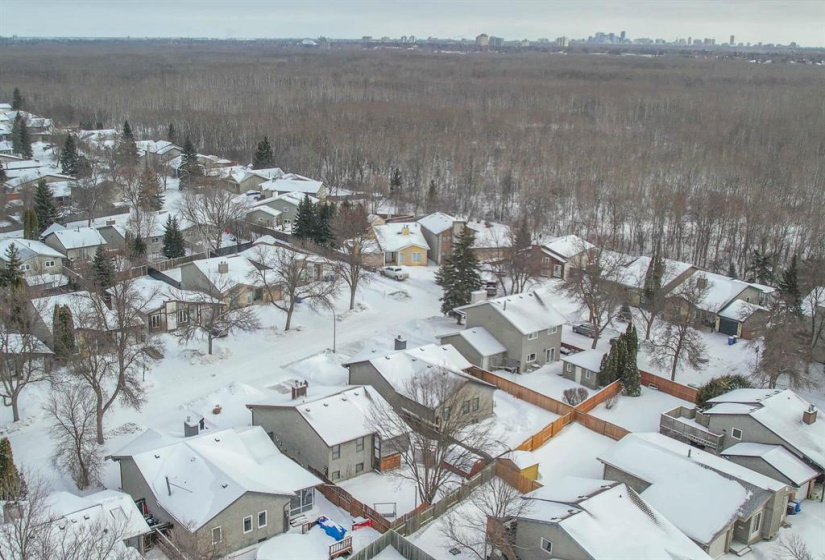 126 Woodview, 3 Bedrooms Bedrooms, 16 Rooms Rooms,2 BathroomsBathrooms,Residential,For Sale,Woodview