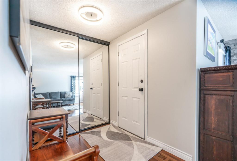 126 Woodview, 3 Bedrooms Bedrooms, 16 Rooms Rooms,2 BathroomsBathrooms,Residential,For Sale,Woodview