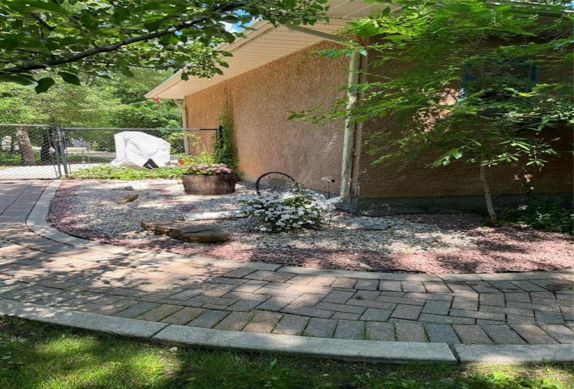 111 EMPIRE, 5 Bedrooms Bedrooms, 14 Rooms Rooms,3 BathroomsBathrooms,Residential,For Sale,EMPIRE