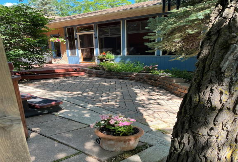 111 EMPIRE, 5 Bedrooms Bedrooms, 14 Rooms Rooms,3 BathroomsBathrooms,Residential,For Sale,EMPIRE