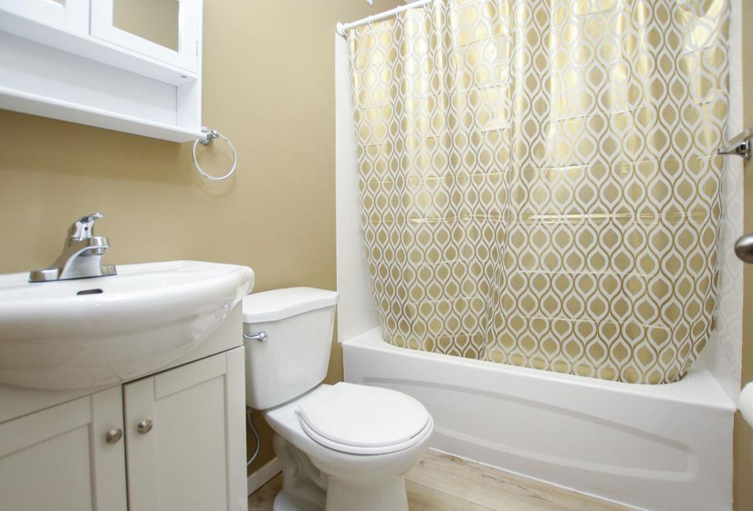 309 Redwood, 4 Bedrooms Bedrooms, 12 Rooms Rooms,2 BathroomsBathrooms,Residential,For Sale,Redwood