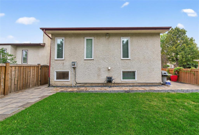 66 Southlawn, 4 Bedrooms Bedrooms, 12 Rooms Rooms,2 BathroomsBathrooms,Residential,For Sale,Southlawn