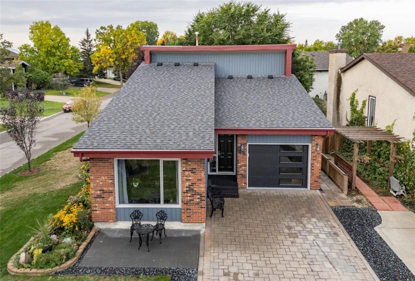 66 Southlawn, 4 Bedrooms Bedrooms, 12 Rooms Rooms,2 BathroomsBathrooms,Residential,For Sale,Southlawn