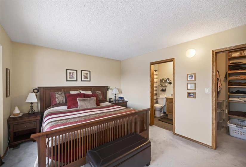 With Ensuite & Walk-In Closet