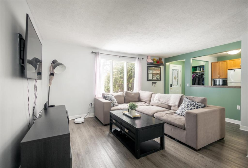 79 Bristol, 3 Bedrooms Bedrooms, 11 Rooms Rooms,1 BathroomBathrooms,Residential,For Sale,Bristol