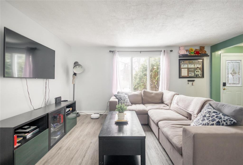 79 Bristol, 3 Bedrooms Bedrooms, 11 Rooms Rooms,1 BathroomBathrooms,Residential,For Sale,Bristol