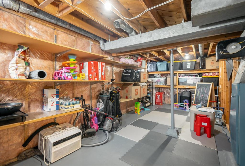 79 Bristol, 3 Bedrooms Bedrooms, 11 Rooms Rooms,1 BathroomBathrooms,Residential,For Sale,Bristol